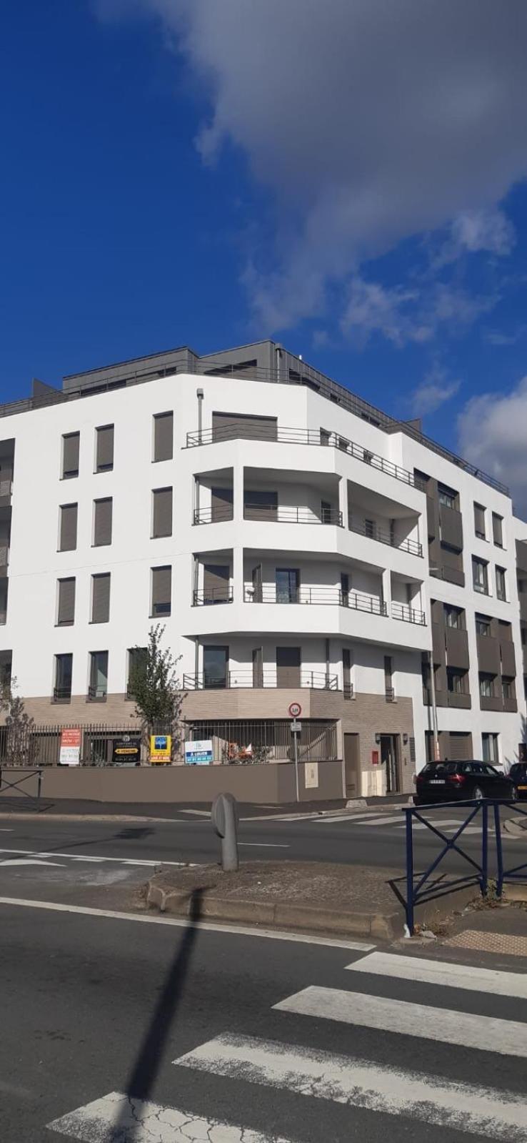 Charme Citadin Apartamento Villemomble Exterior foto