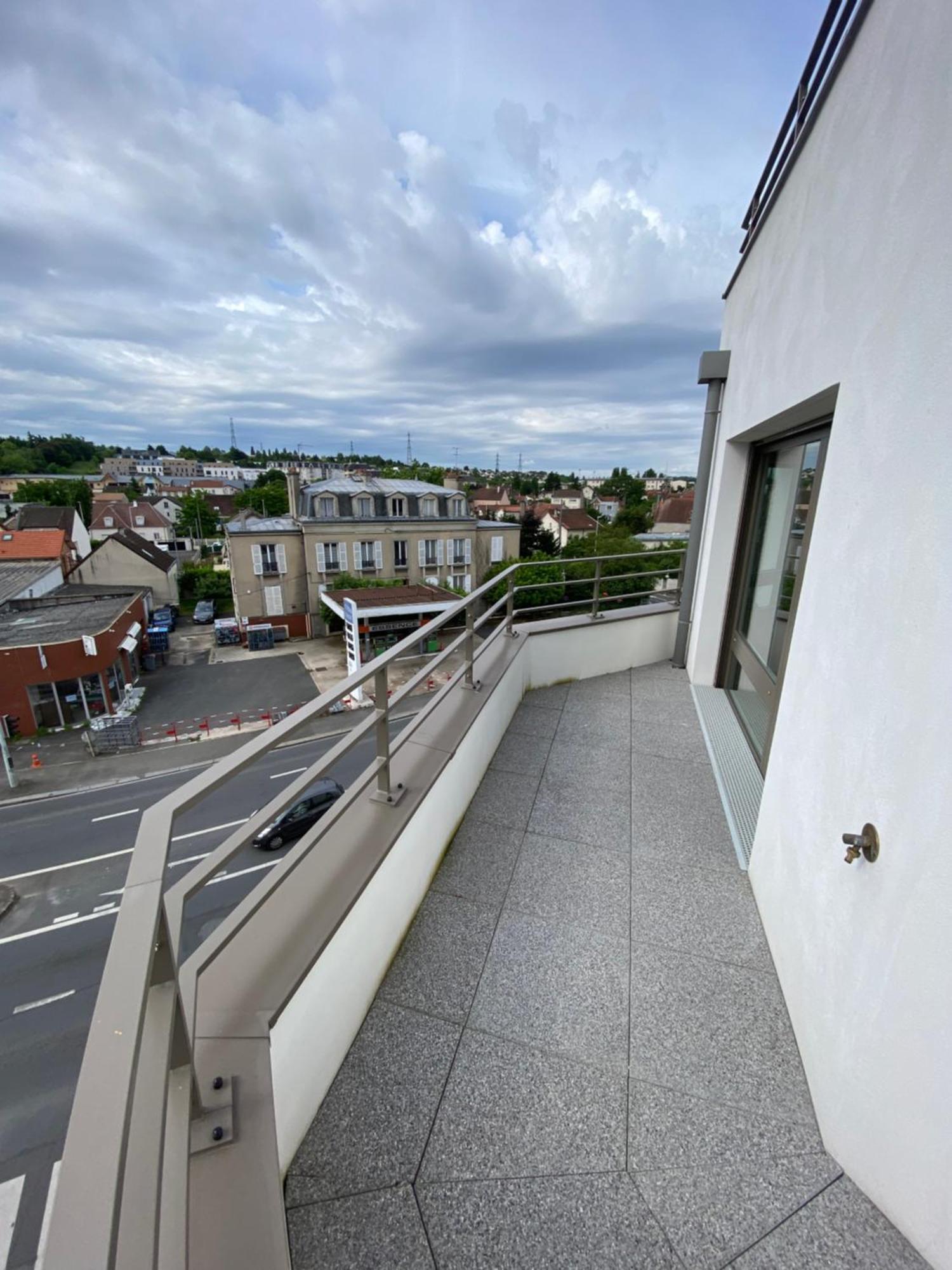Charme Citadin Apartamento Villemomble Exterior foto