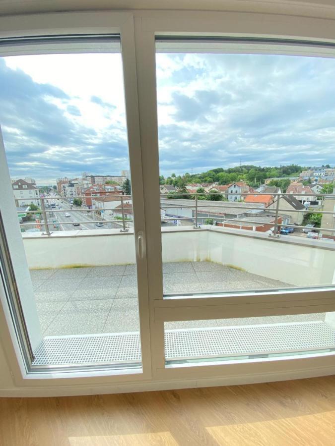 Charme Citadin Apartamento Villemomble Exterior foto